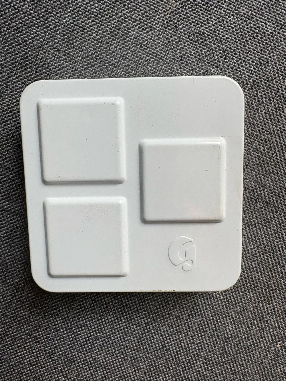 NWOT Glossier Monochromes Essential Eyeshadow in Teak